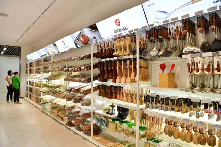 開(kāi)業(yè)2小時(shí)銷(xiāo)售破千萬(wàn)！華南地區(qū)最大日用百貨供應(yīng)地迎“開(kāi)門(mén)紅”，日用品銷(xiāo)售火爆